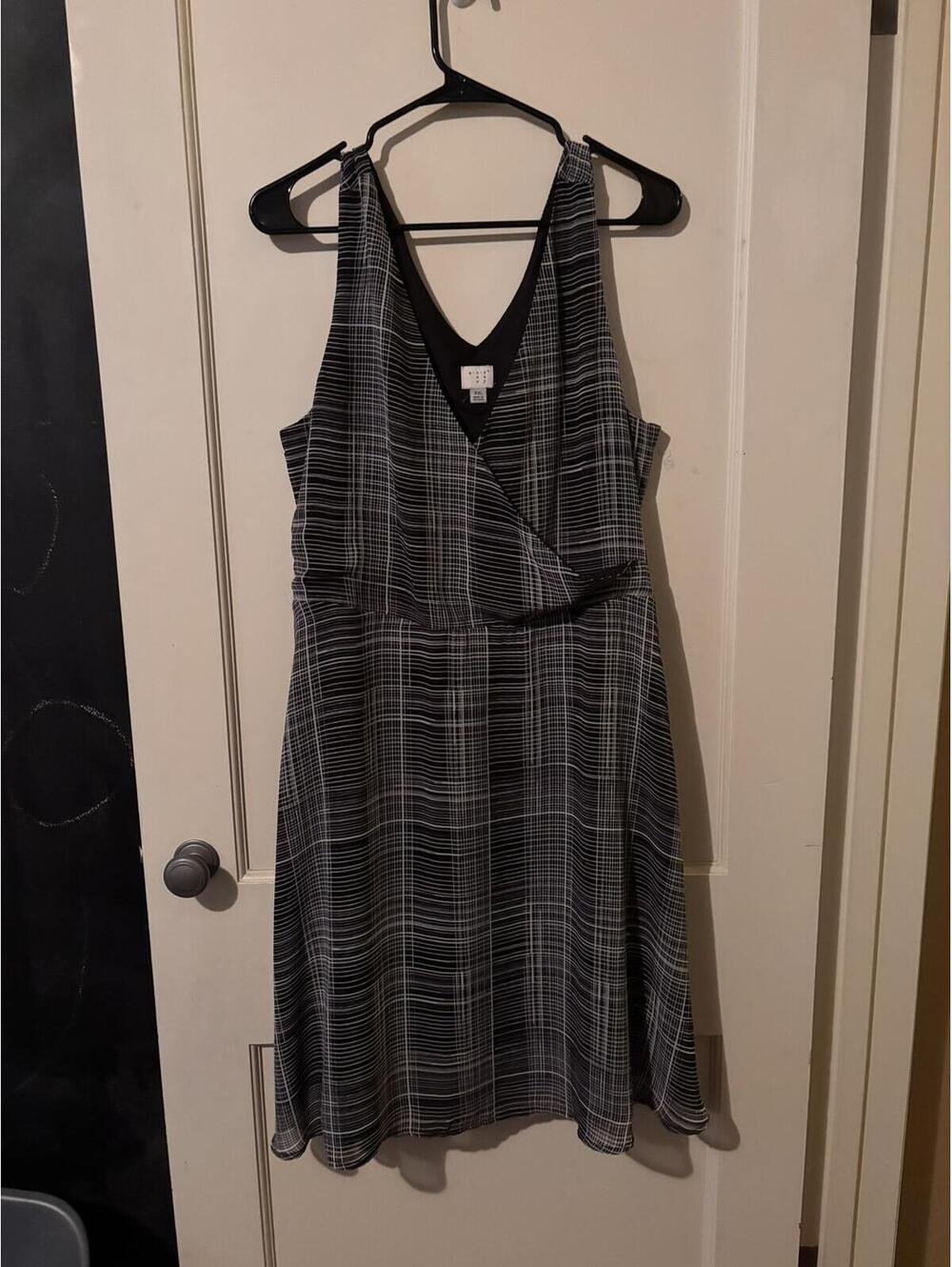 Black and White Plaid Sleeveless Dress with V-Neck